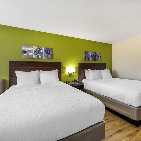 Sleep Inn & Suites Salina I-135 Exteriör bild