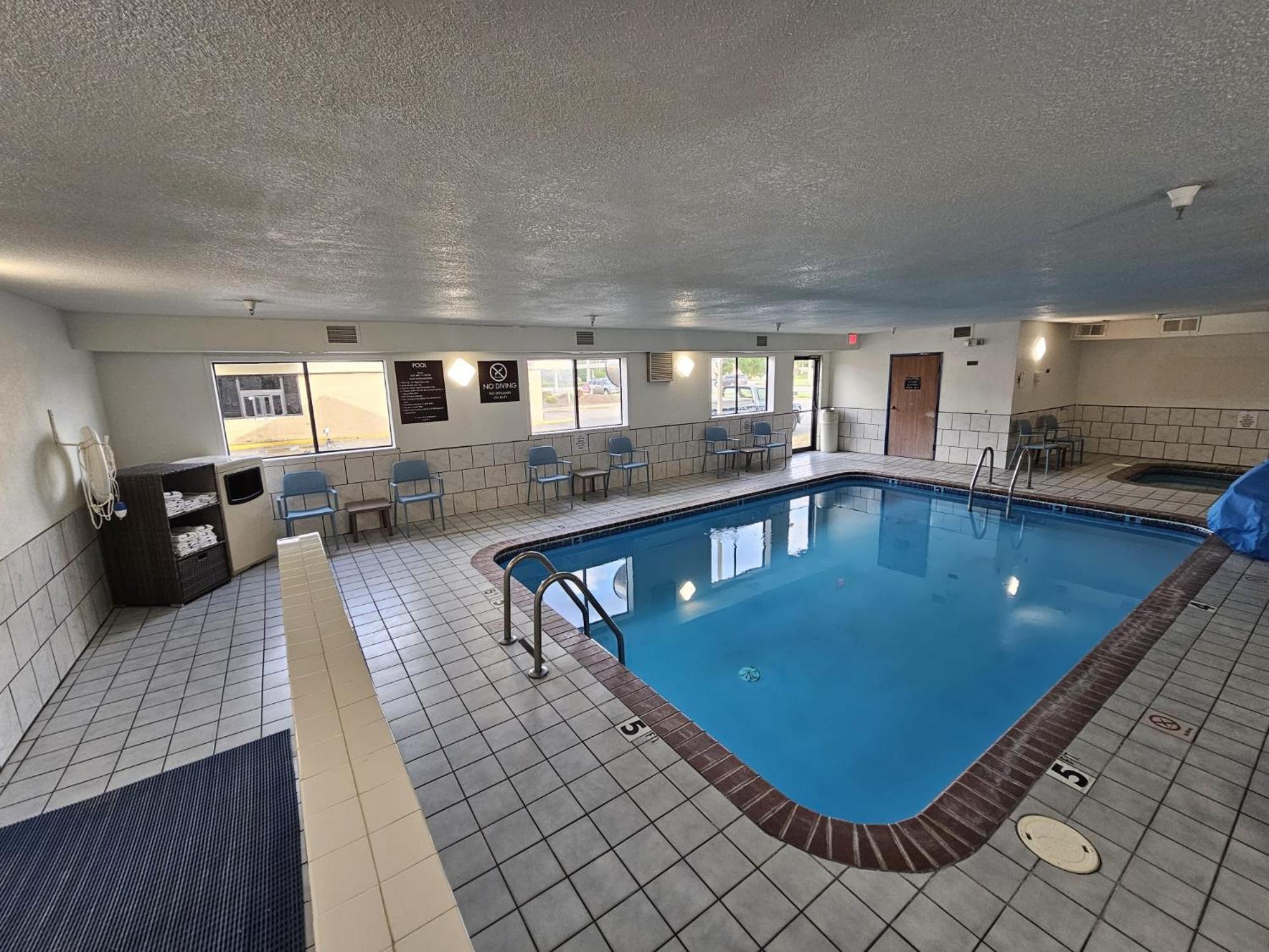 Sleep Inn & Suites Salina I-135 Exteriör bild