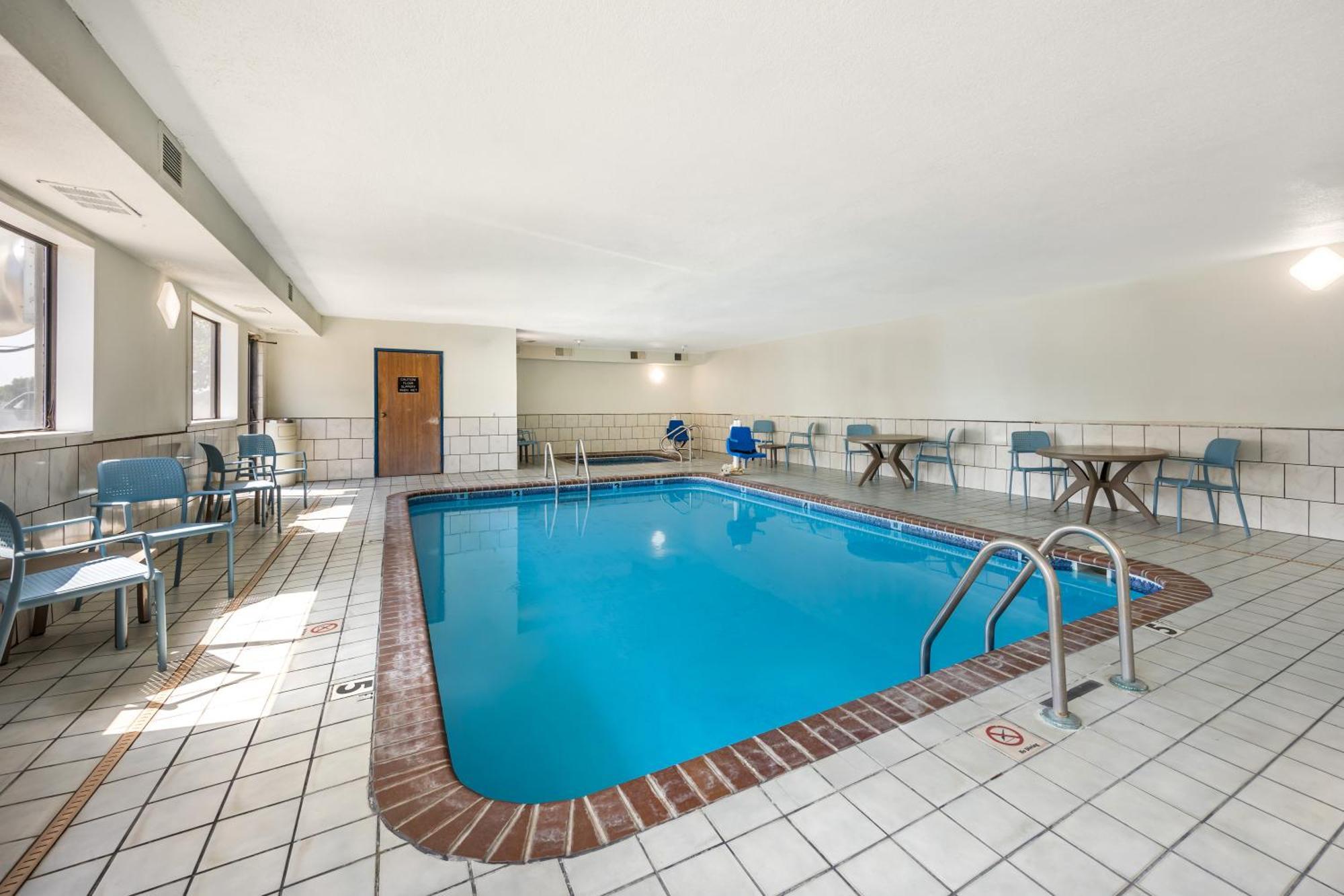 Sleep Inn & Suites Salina I-135 Exteriör bild